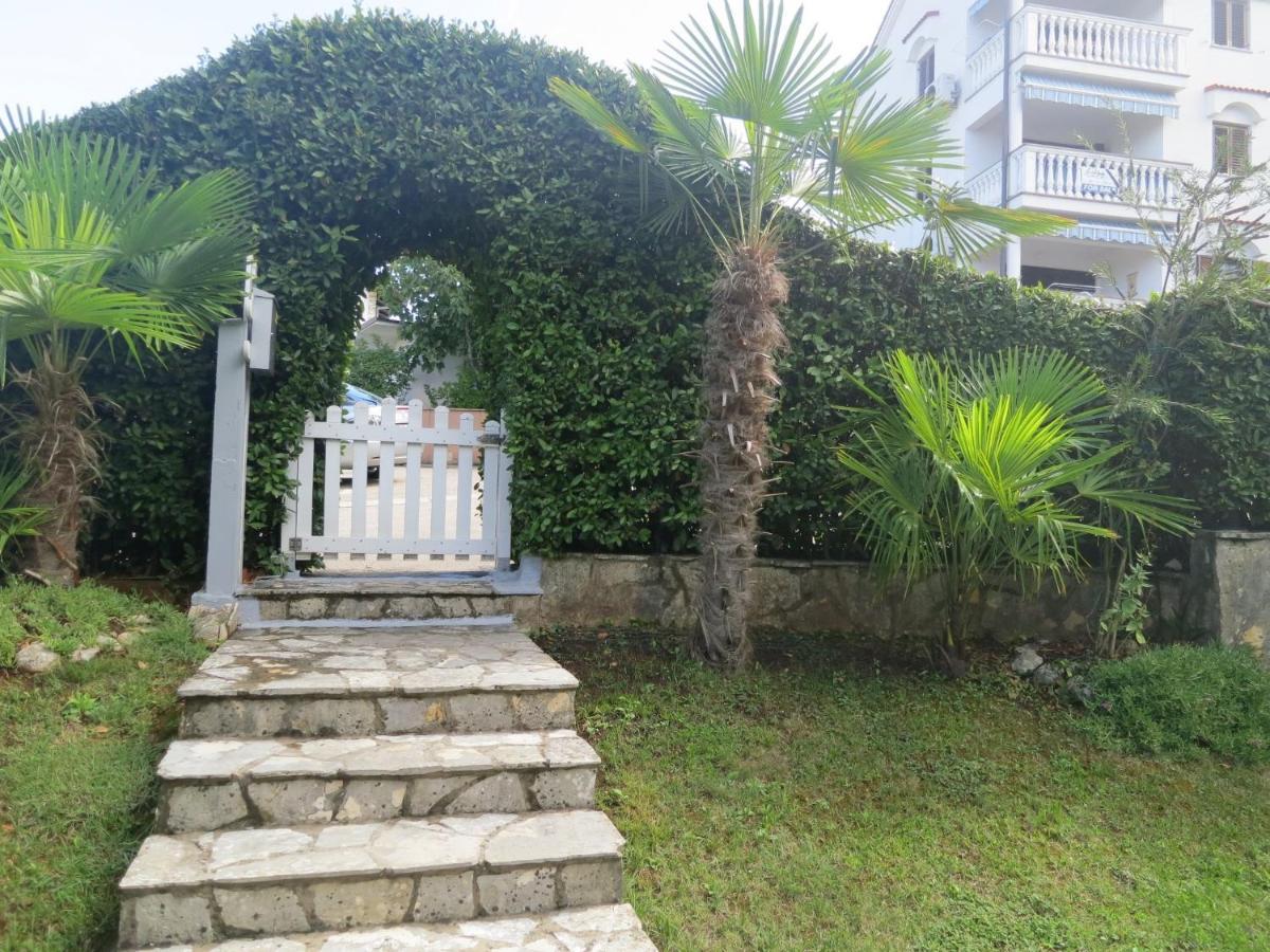 Apartment Prpic Malinska Ngoại thất bức ảnh